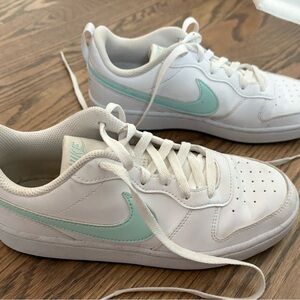 Nike Court borough low recraft big kids white/geode teal sz 6Y